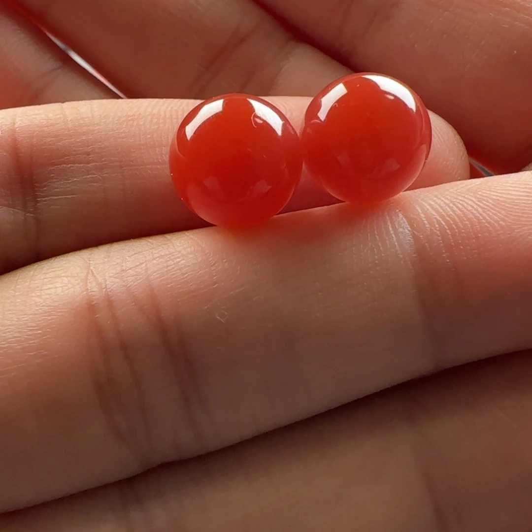 南红玛瑙未镶嵌圆珠：10.3辣椒红 带白纹
