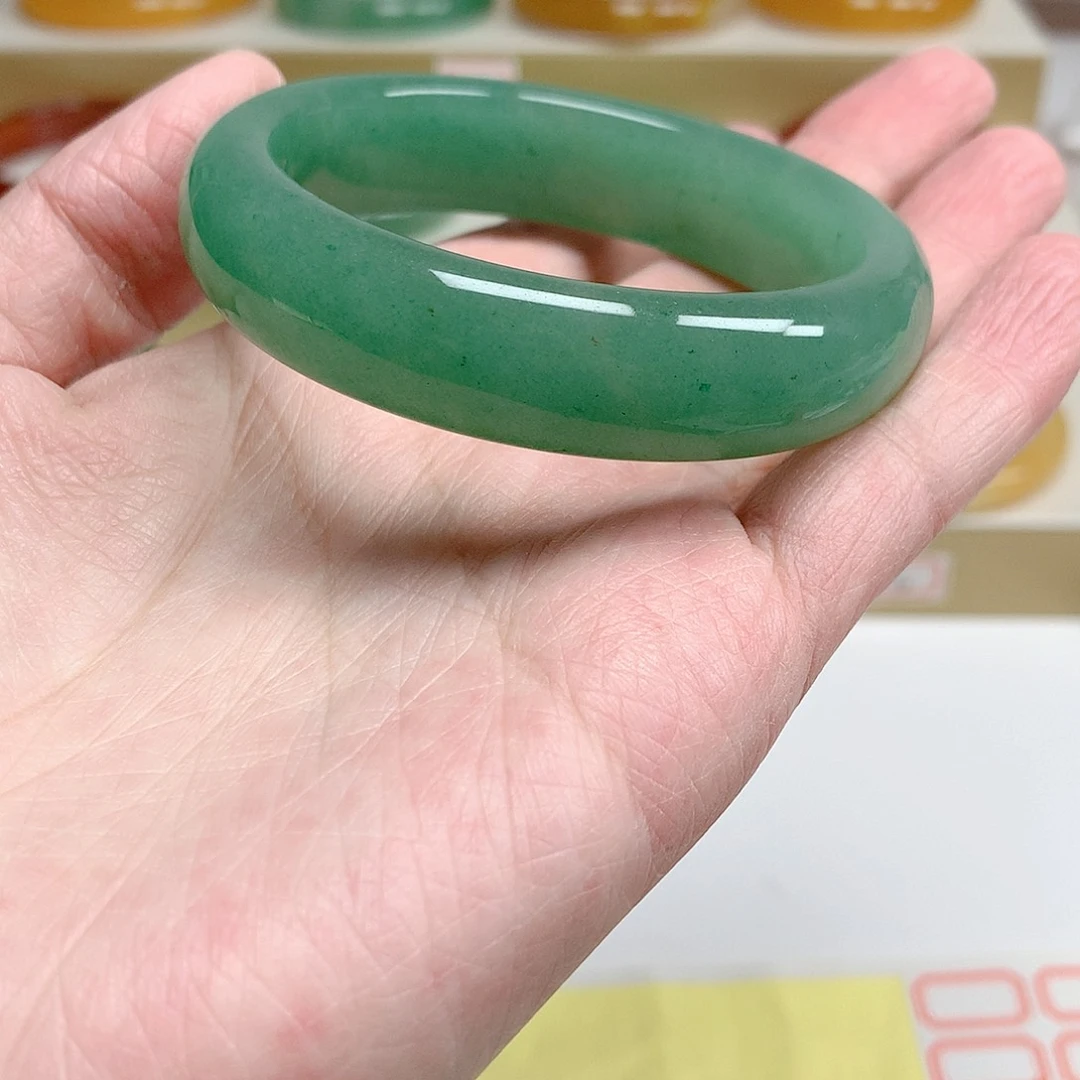 石英质玉手镯未镶嵌六*天