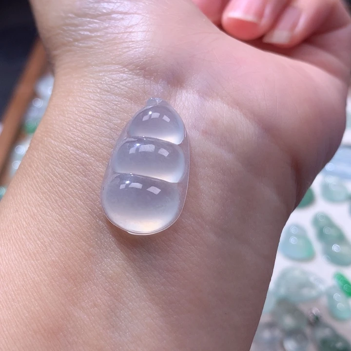 颈饰未镶嵌翡翠冰种福豆