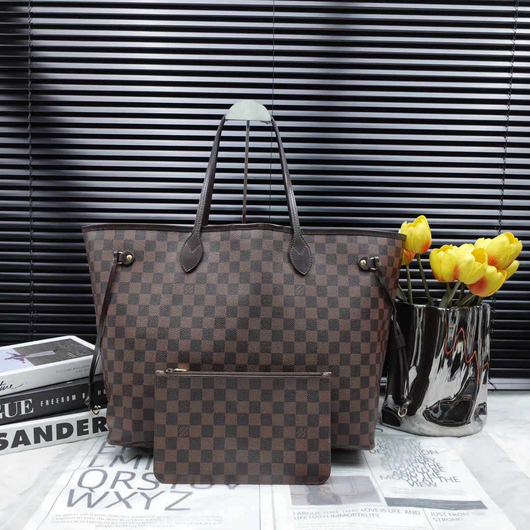95新 LouisVuitton/路易威登 单肩包/T20277771
