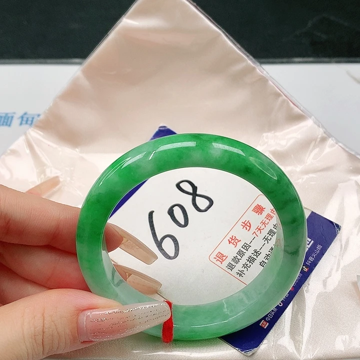 未镶嵌手镯翡翠@****?翡翠手镯