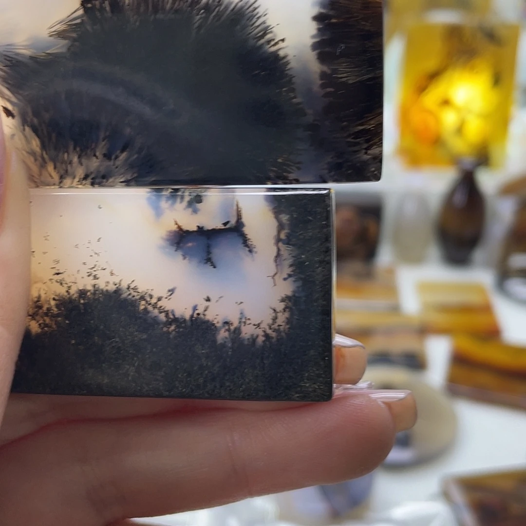 自***风玛瑙/玉髓未镶嵌珠宝奇石