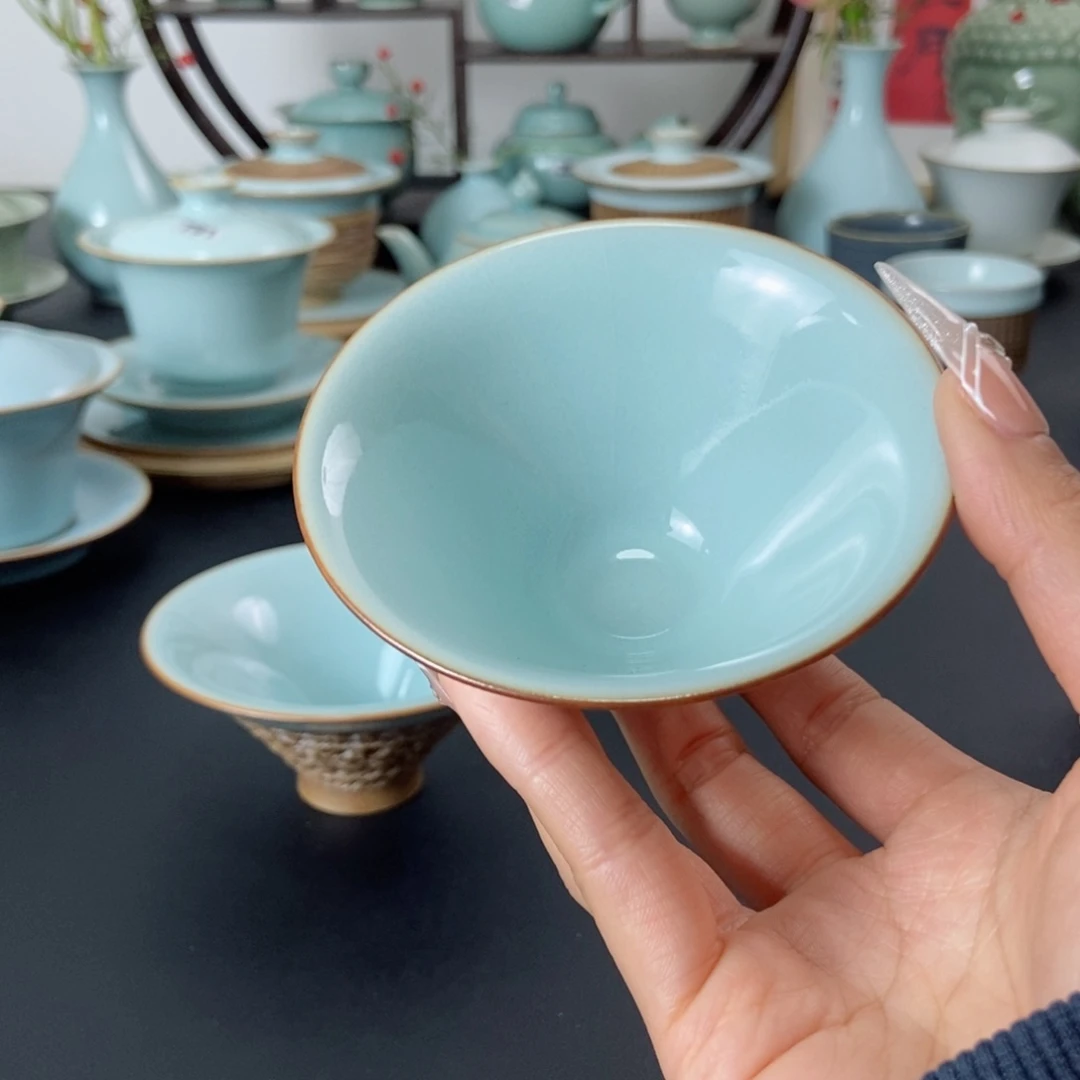 一级品天青釉斗笠杯