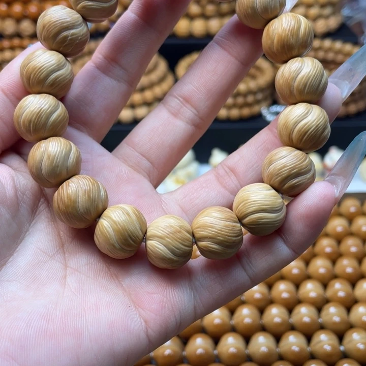 彩***铁猴头核桃吊坠微瑕卷卷酥