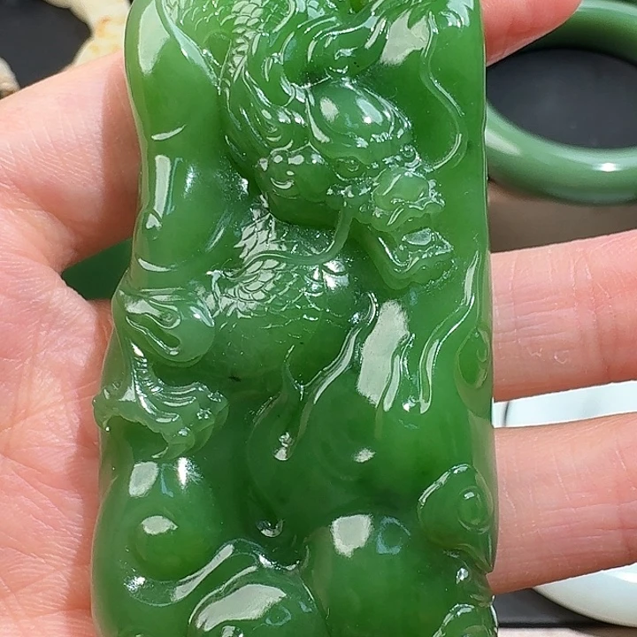和田玉（碧玉）未镶嵌颈饰俄罗斯碧玉乌兰海果绿