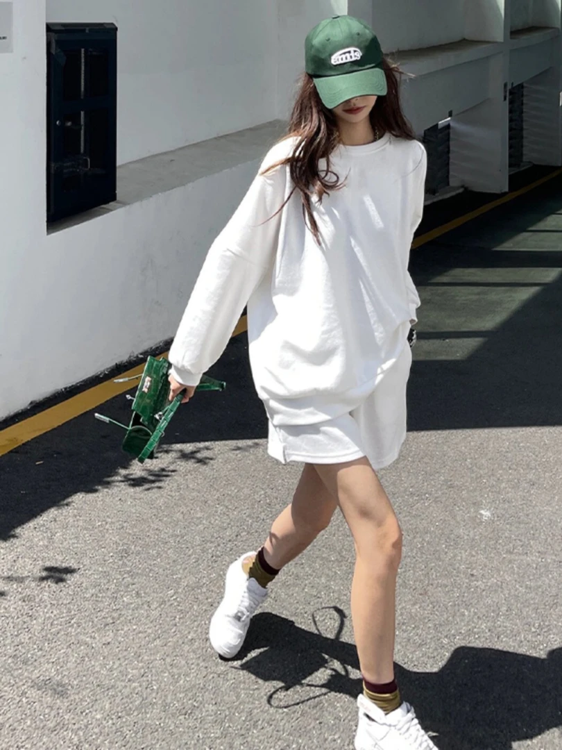 韩系高级感休闲运动服套装女早秋洋气宽松无领卫衣短裤白色两件套