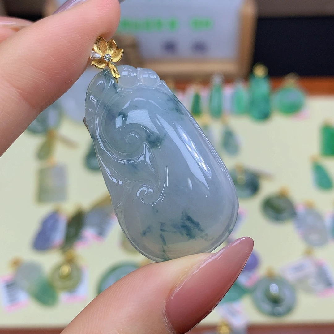 颈饰18K金镶嵌翡翠翡翠