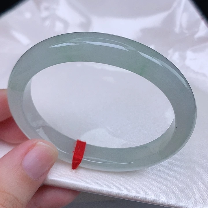 未镶嵌手镯（贵妃镯）翡翠