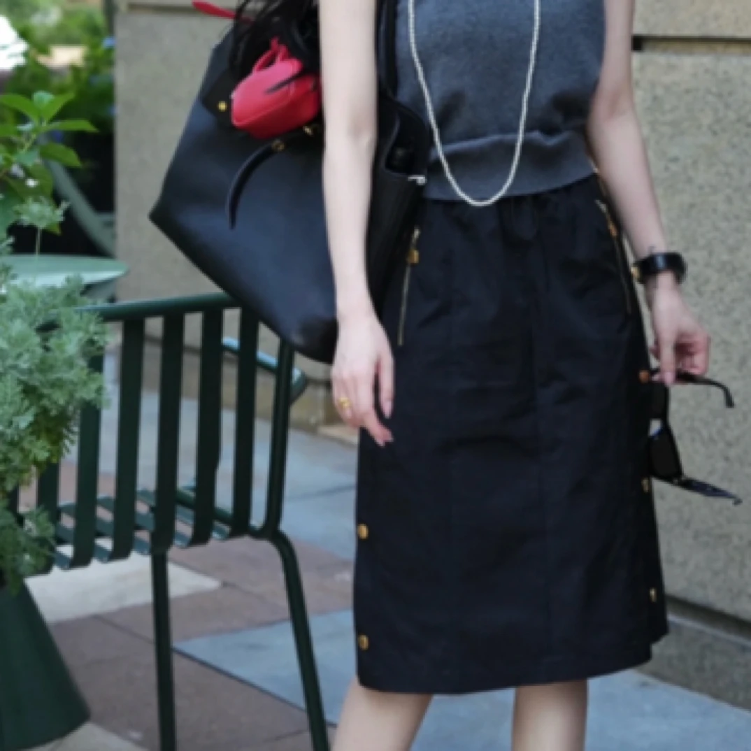 未使用 Celine/思琳 A100926/纹理质感半身裙/34码