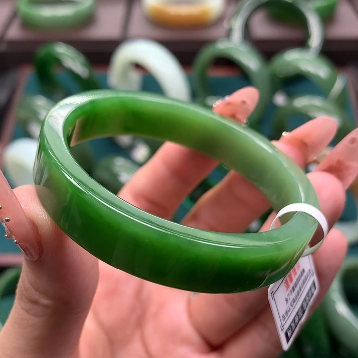 未镶嵌手镯和田玉（碧玉）5152