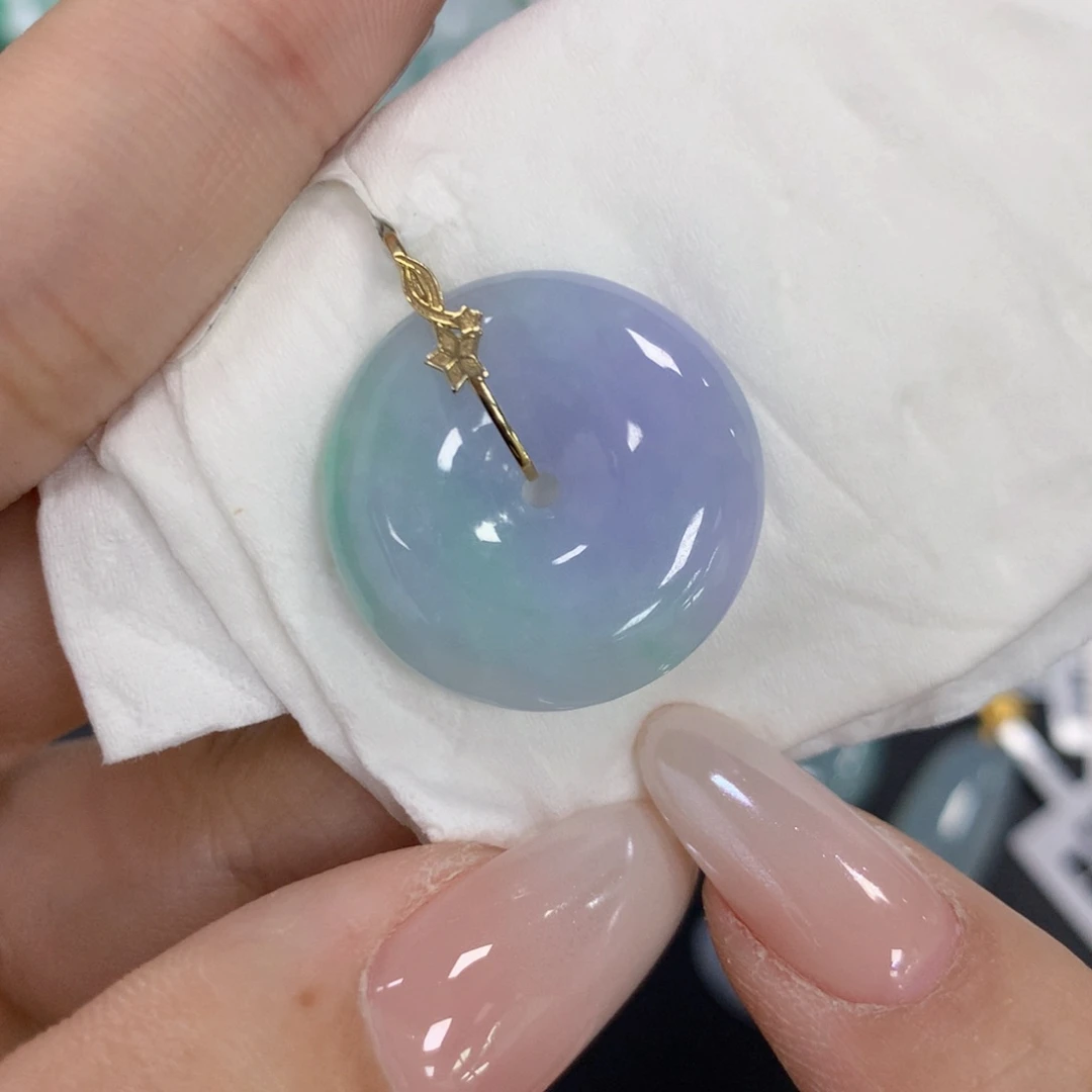 颈饰18K金镶嵌翡翠