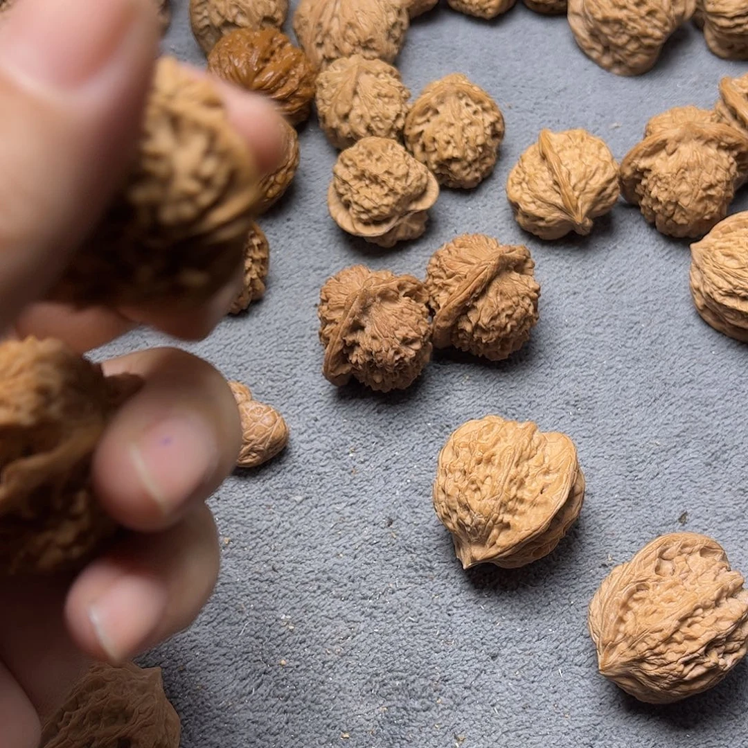 文玩核桃手串小*…盘龙