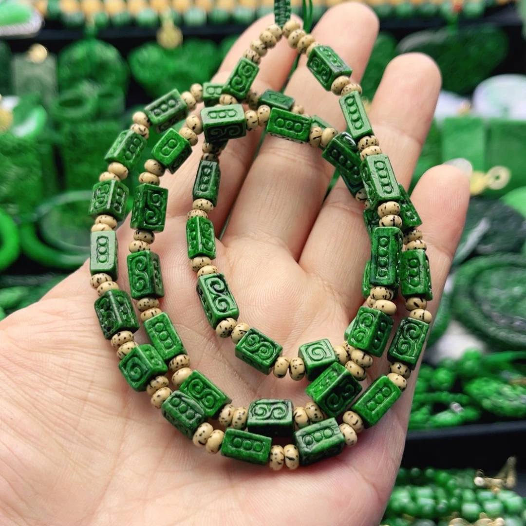 娜***丽只买单纯的吊坠，没带链子，属的性质。项链