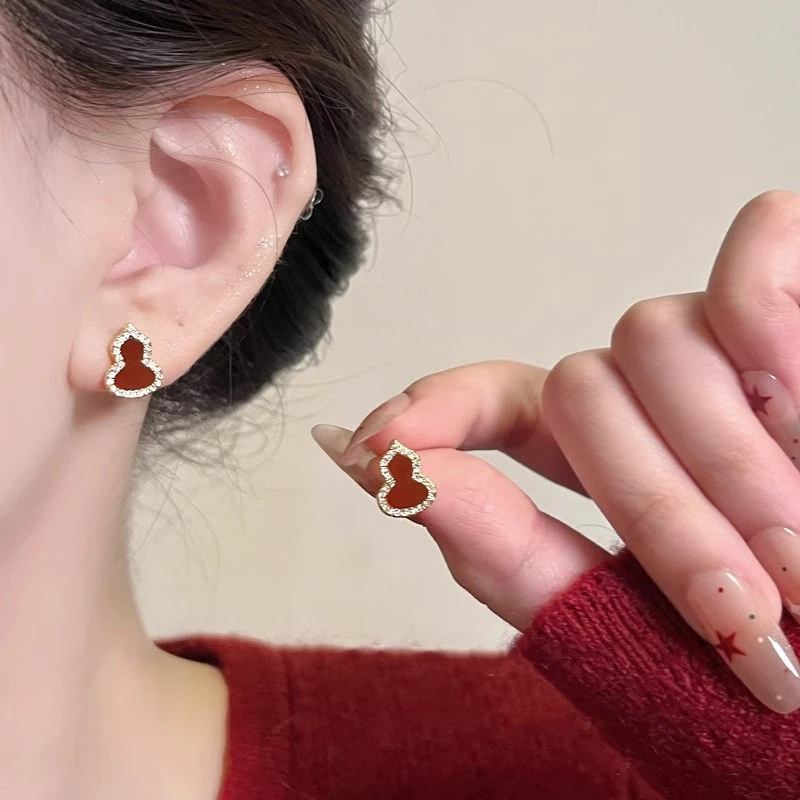 铜合金耳饰 安可拉红葫芦耳钉女秋冬百搭耳环适合过年戴时尚耳饰
