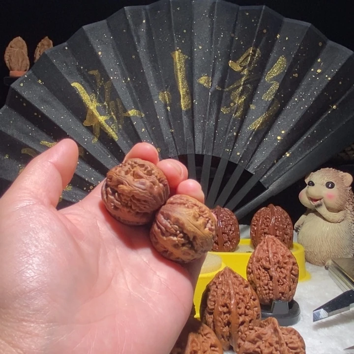 用***9文玩核桃把件龙珠