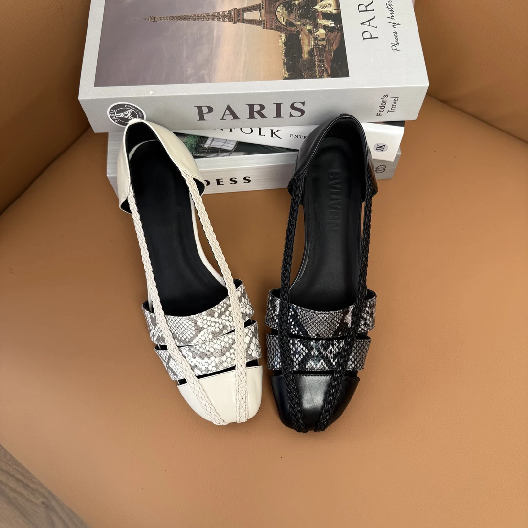 2025新款法式低跟时尚镂空透气真皮方头2.5CM玛丽珍单鞋女鞋8997