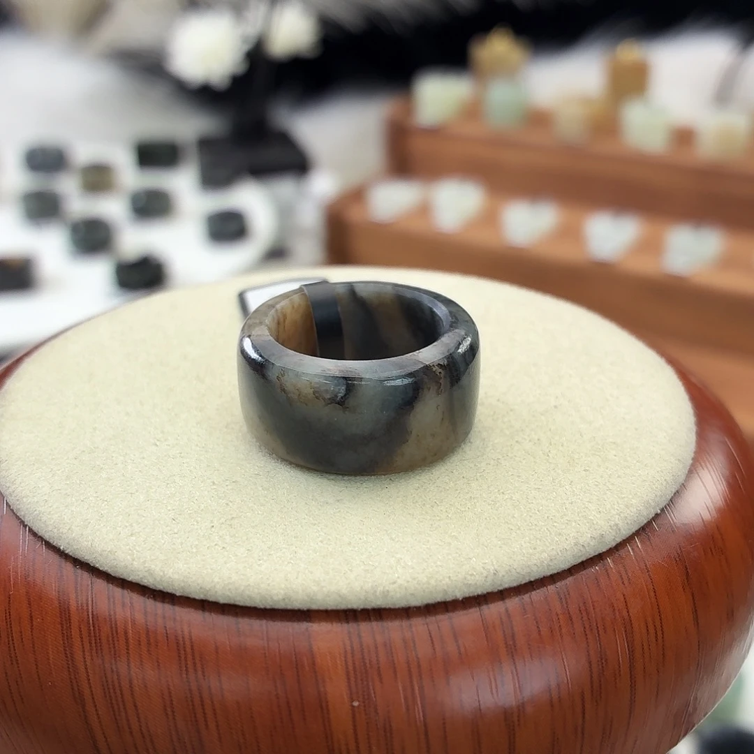 和田玉未镶嵌戒指i1老虎纹圆切17.5mm