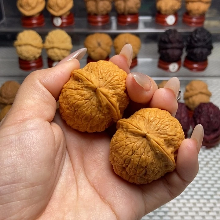 文玩核桃把件ㅤ***ㅤ52金丝绣球