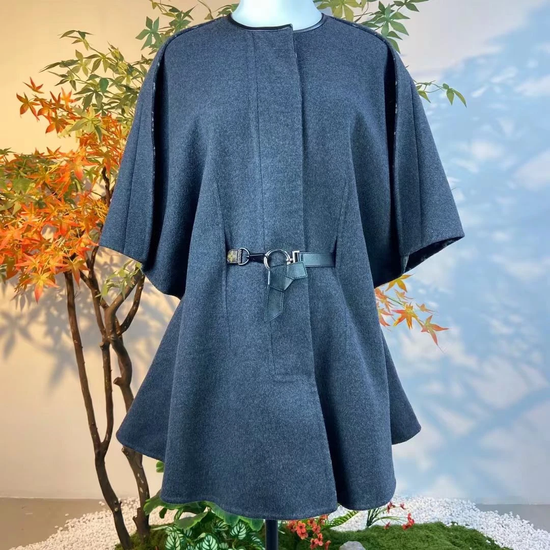 未使用 LouisVuitton/路易威登 深灰内里满印斗篷大衣 烟灰色/36