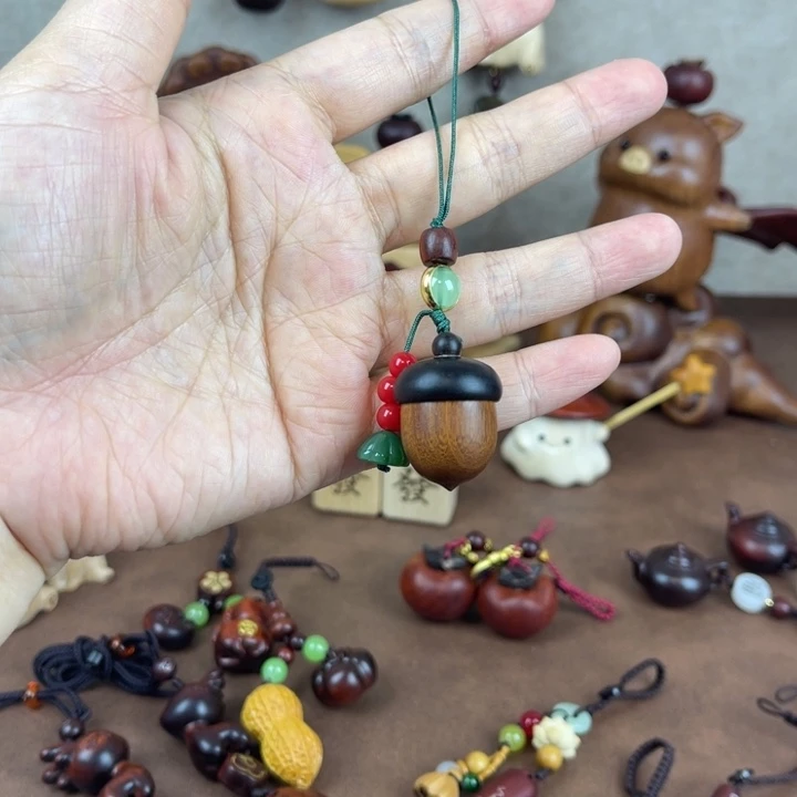 实木小橡果手机链一个