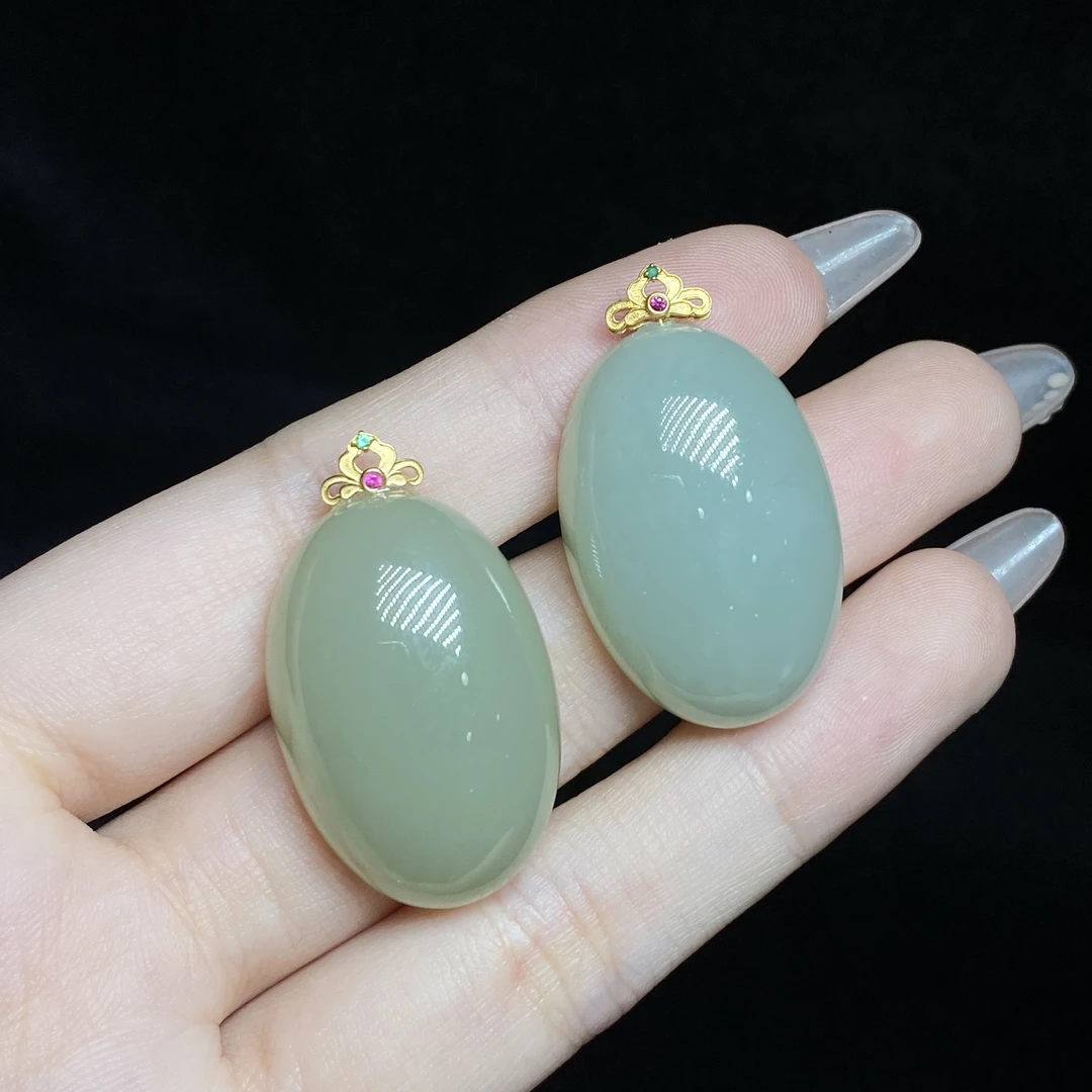 【小北好物】18K金和田玉吊坠约19*29mm【多样性发一件】6-QH08X666