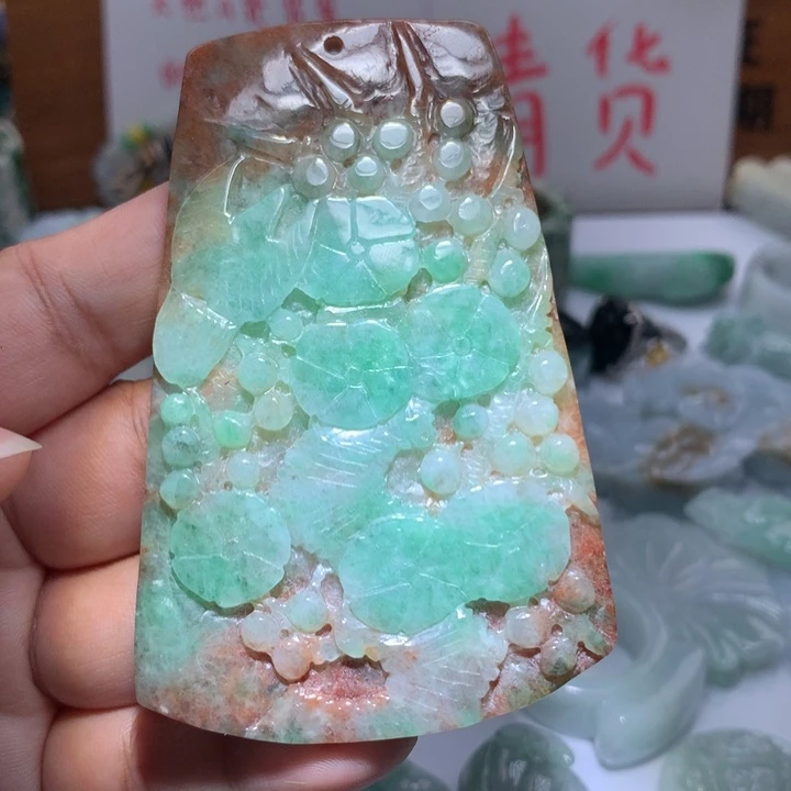 翡翠未镶嵌颈饰保真天然A货翡翠