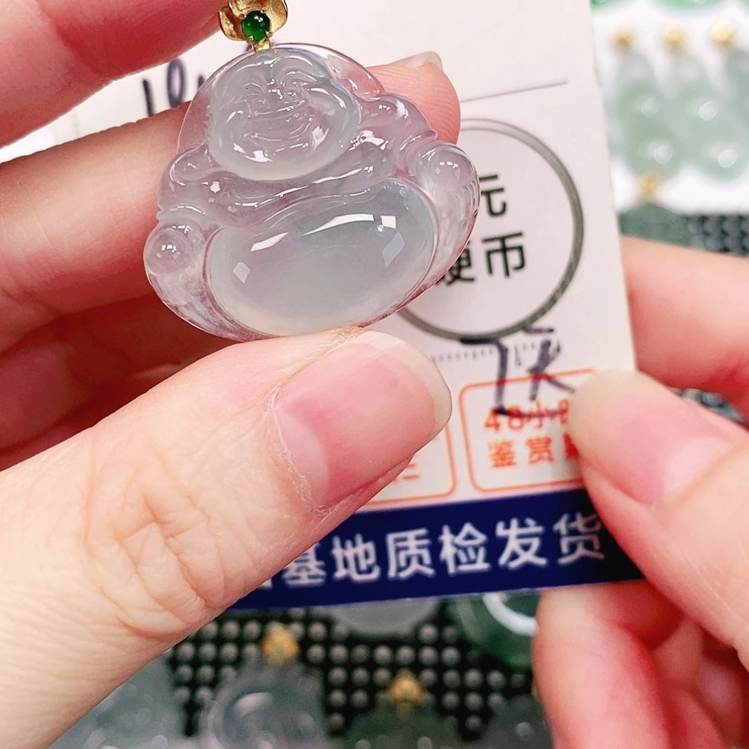 翡翠18K金镶嵌颈饰吊坠