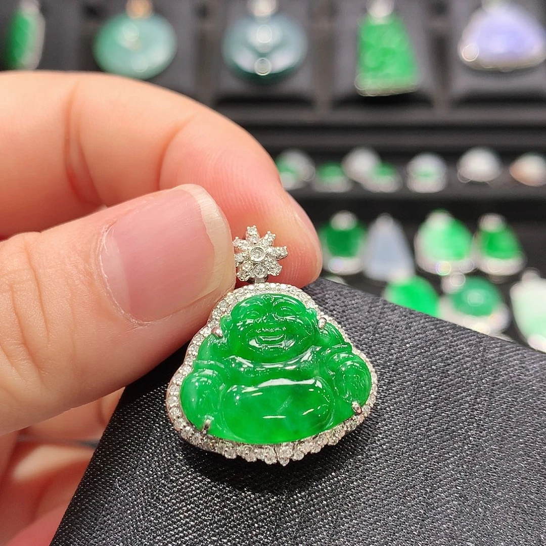 翡翠18K金镶嵌颈饰佛公