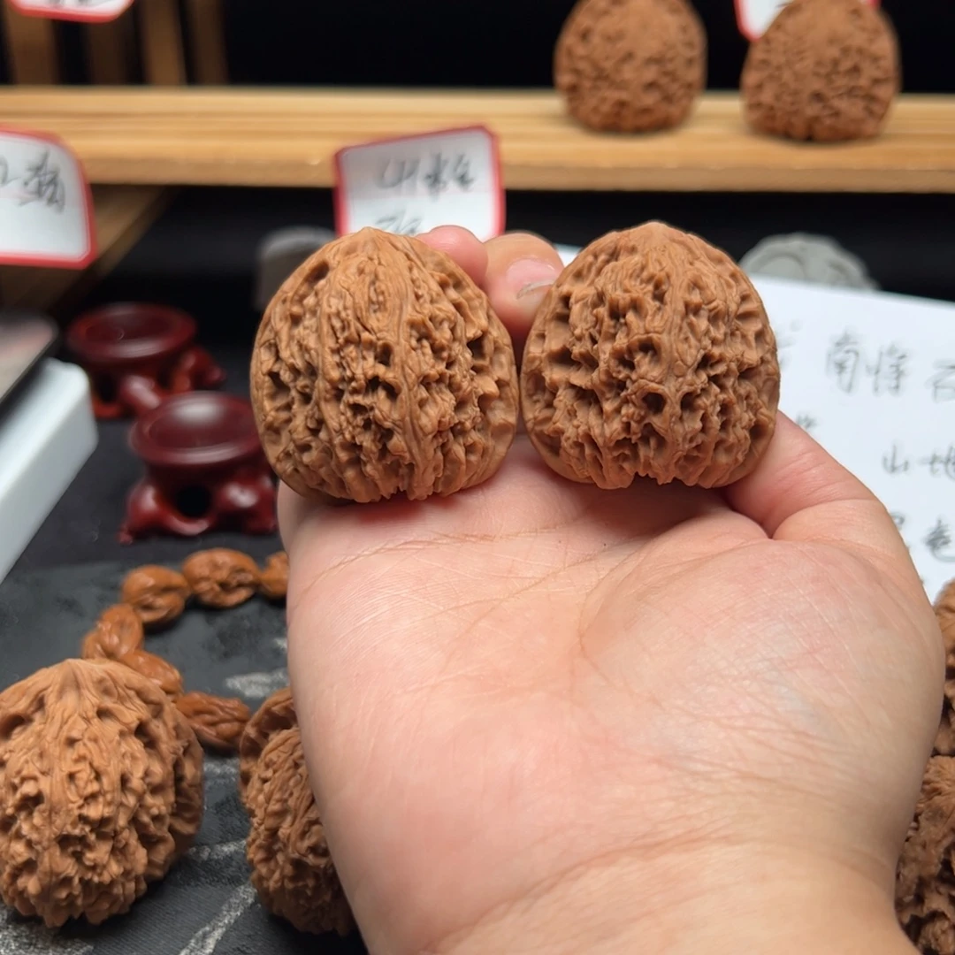 郭***岁吊坠文玩核桃南疆