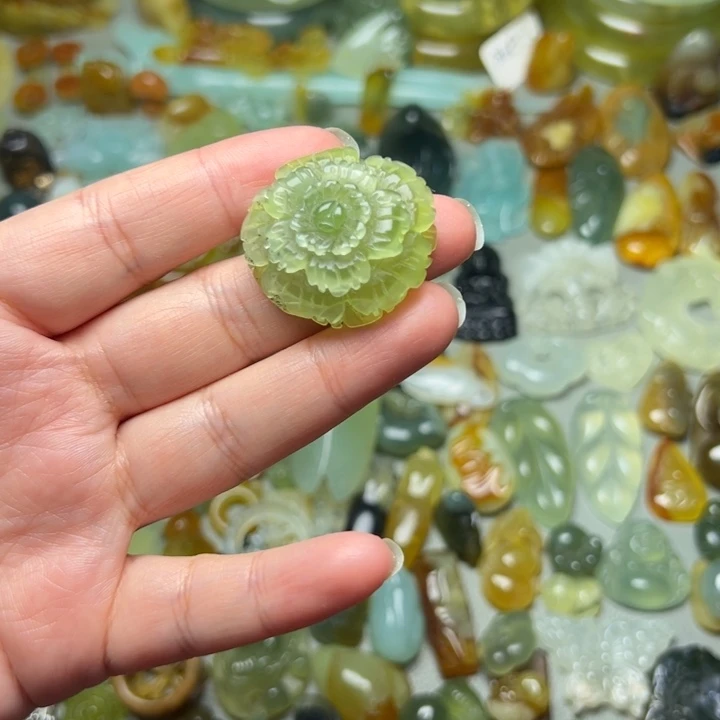 蛇纹石玉未镶嵌微瑕