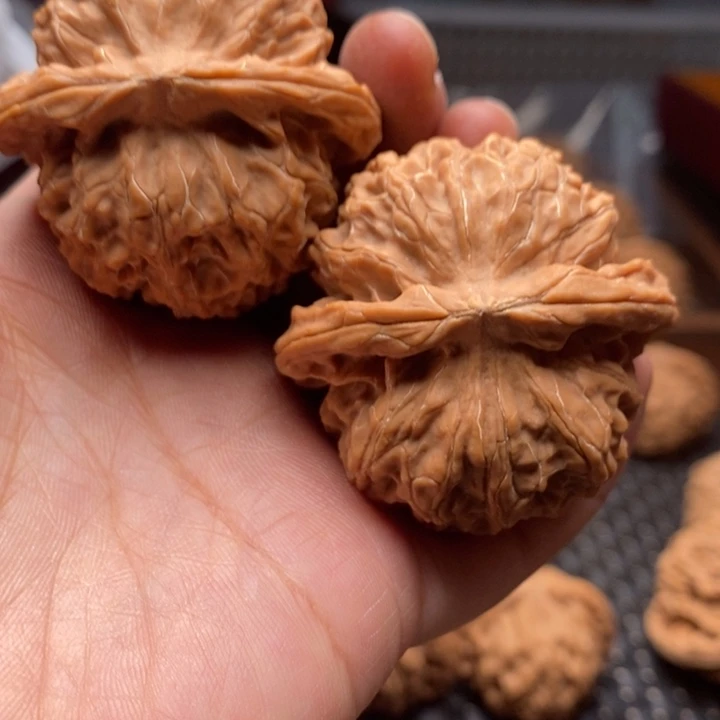 韩***信文玩核桃把件女娲石46尺