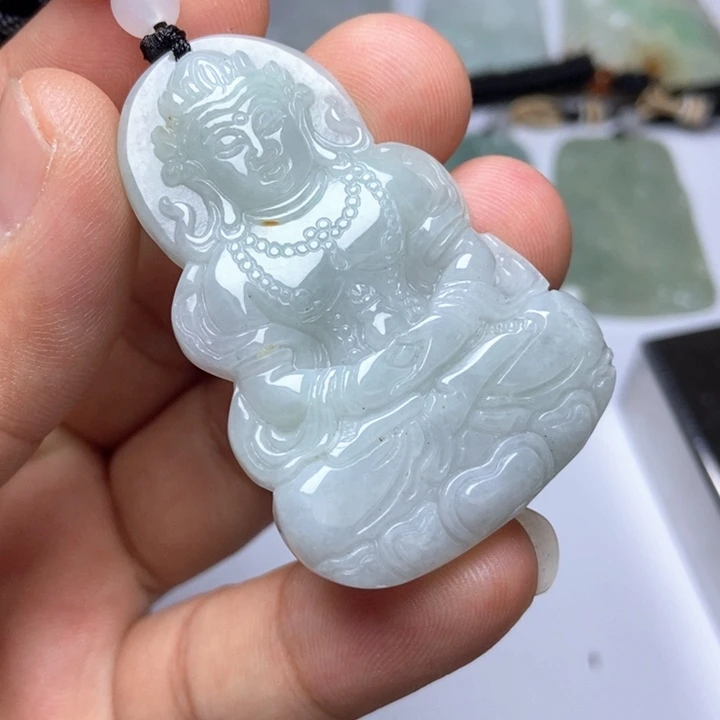 翡翠未镶嵌颈饰翡