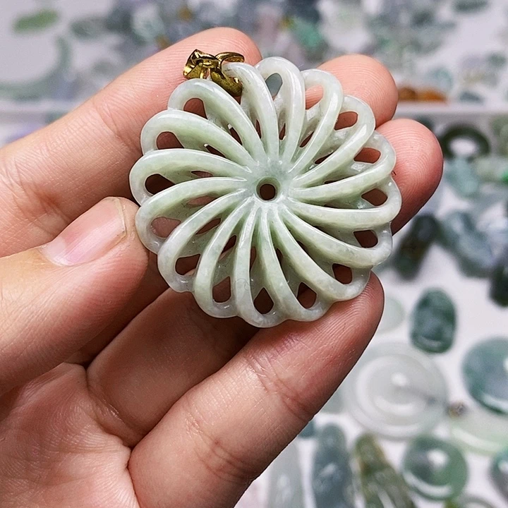 翡翠未镶嵌颈饰翡翠