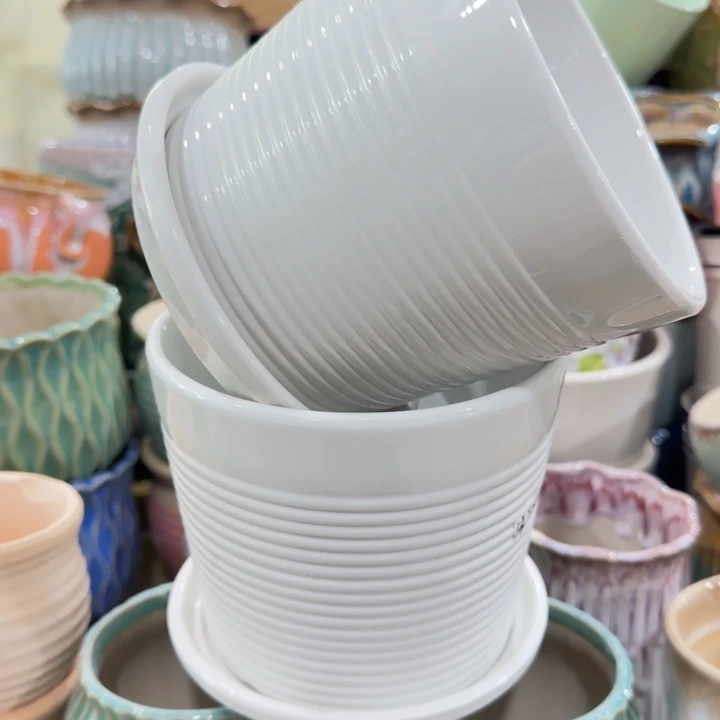 凑9块包邮，有孔花盆