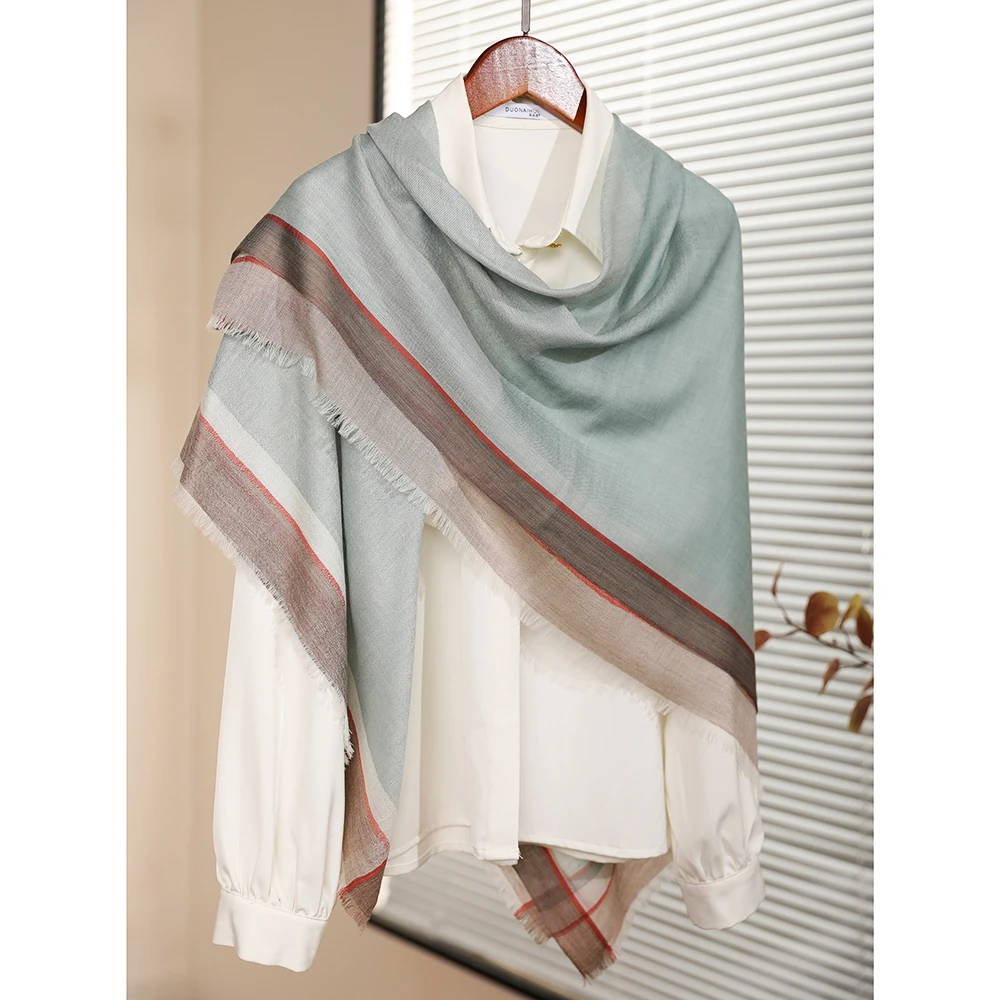 200支合股纱女春季新款薄款纯羊毛大方巾正方形披肩围巾绿色粉色