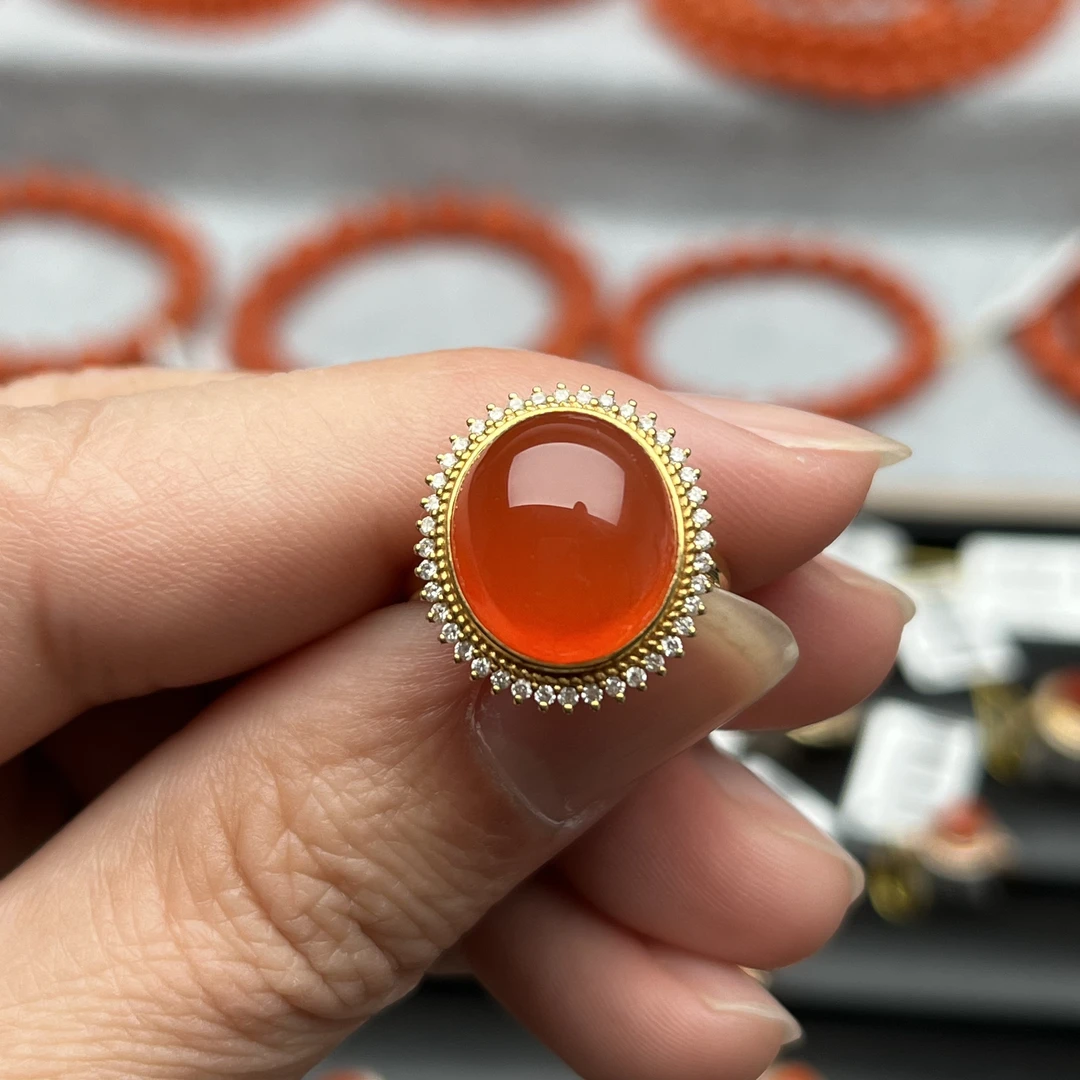 精品南红原矿河湾冰红18K金镶嵌戒指5克，内径17.5，圈号16