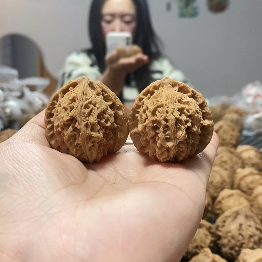 文玩核桃吊坠蚂蚁沟37黄