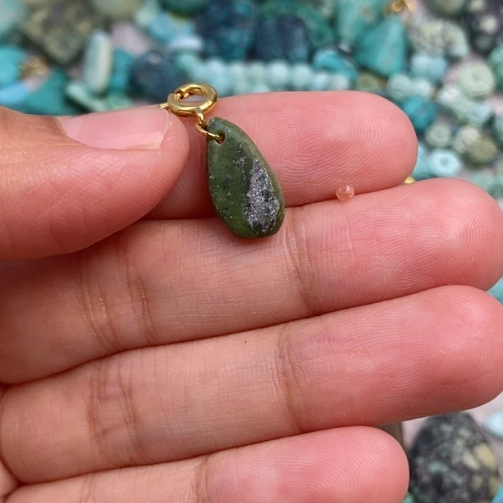 闽***源南红玛瑙未镶嵌珠宝奇石