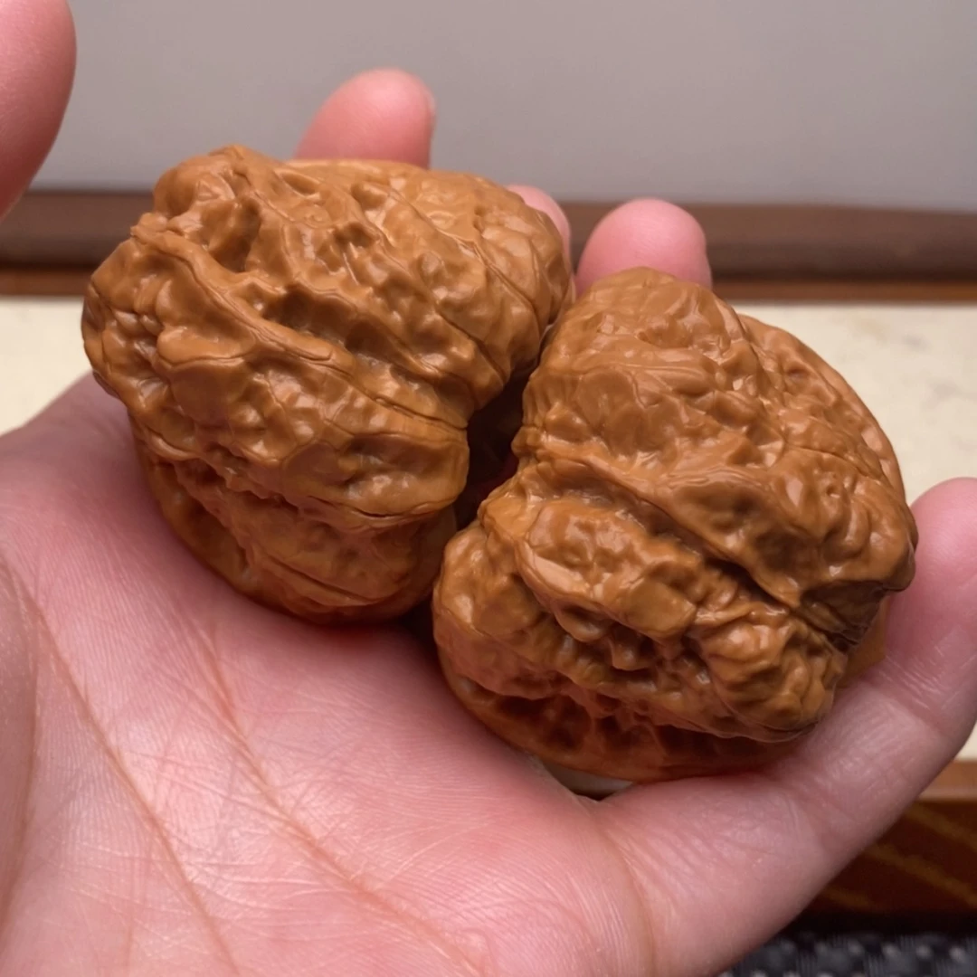 【闪购商品】把件文玩核桃边43左右