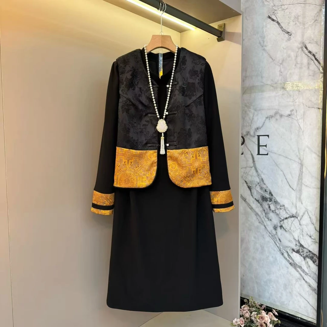 2025秋新款高级新中式洋气设计感宽松显瘦提花马甲+连衣裙套装616
