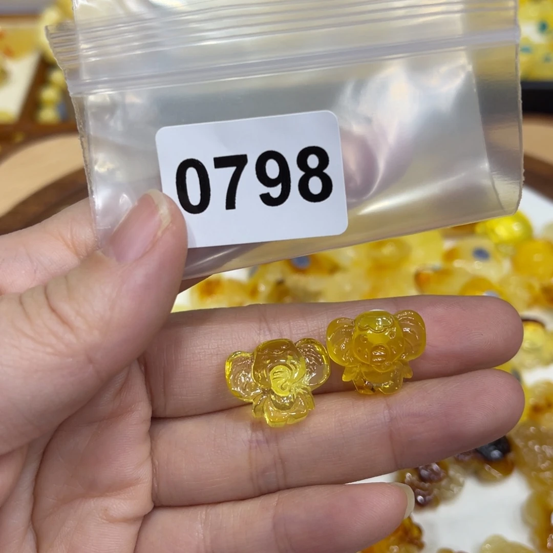 琥珀珠宝奇石未镶嵌
