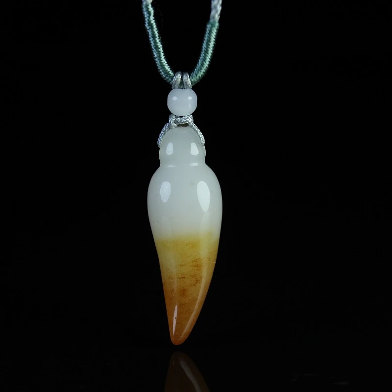 天然金丝玉雕刻精美辣椒玉石吊坠挂件男女款时尚百搭玉石辣椒挂件