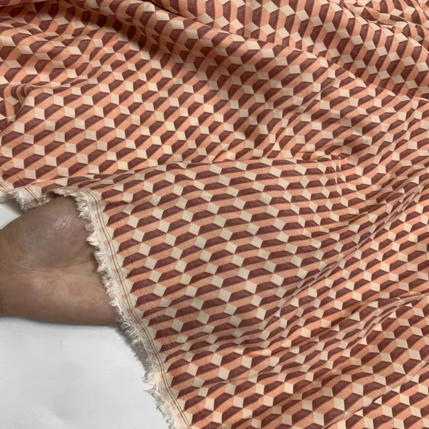 米杏底橘粉浅褐几何印花铜氨丝面料^无弹凉垂蓬透气抗静电H230