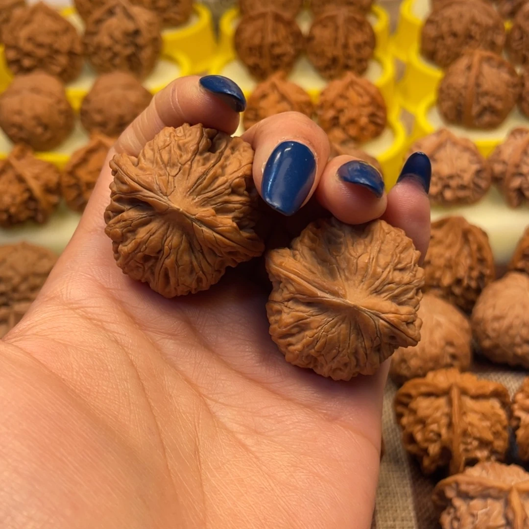 吊坠文玩核桃龙胆