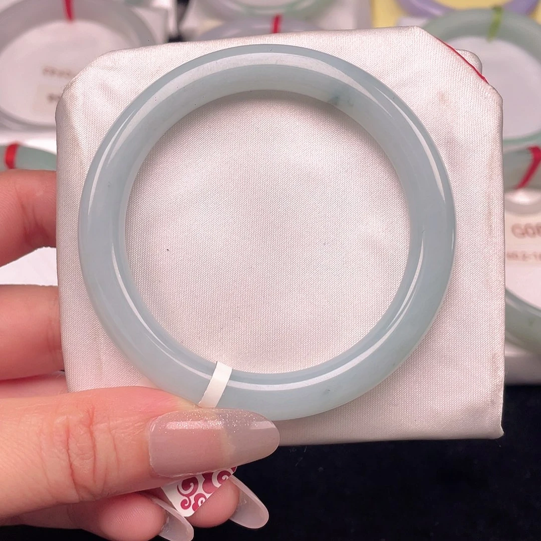 翡翠未镶嵌手镯093