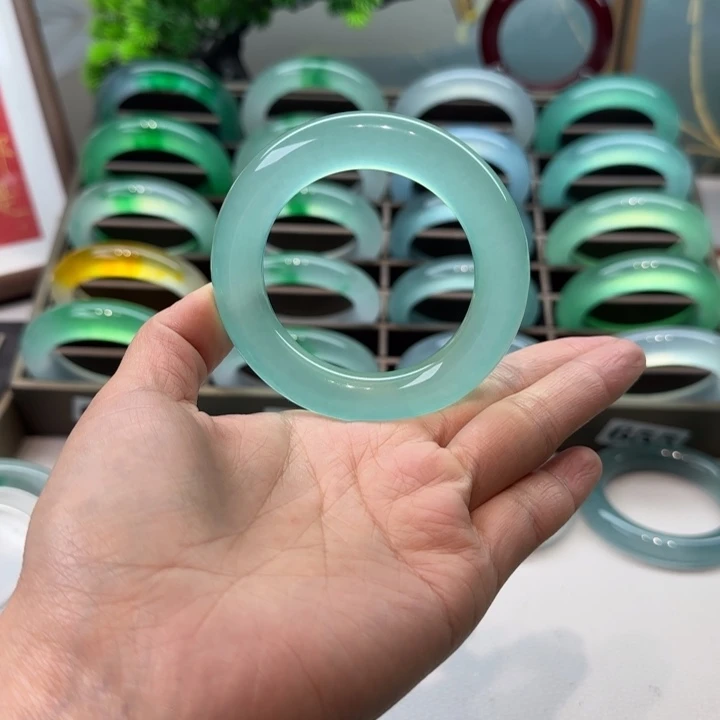 玉广*时尚飘花手镯104