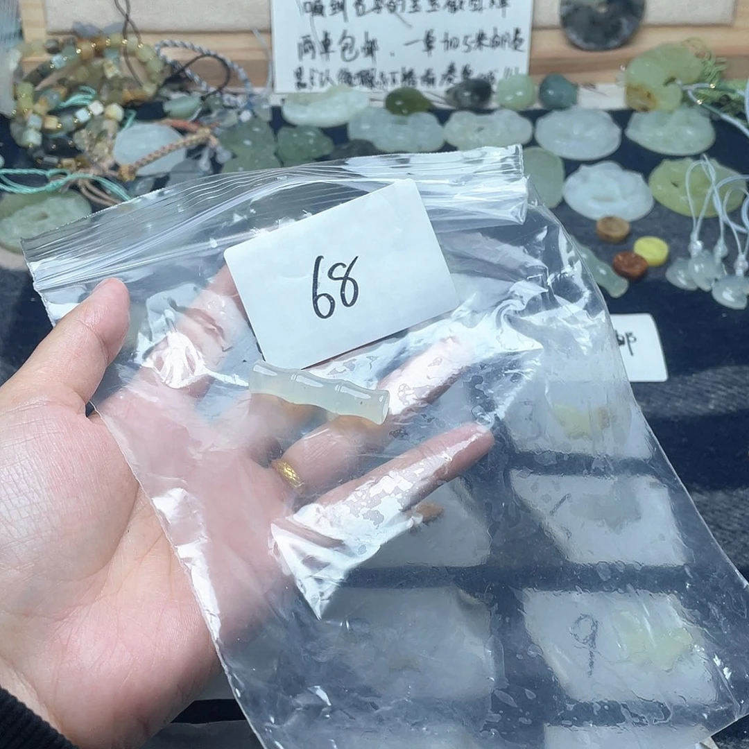 蛇纹石玉颈饰未镶嵌梨**下