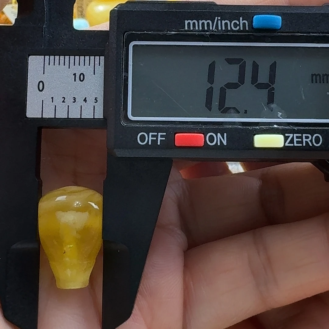 蜜蜡未镶嵌裸石32杂