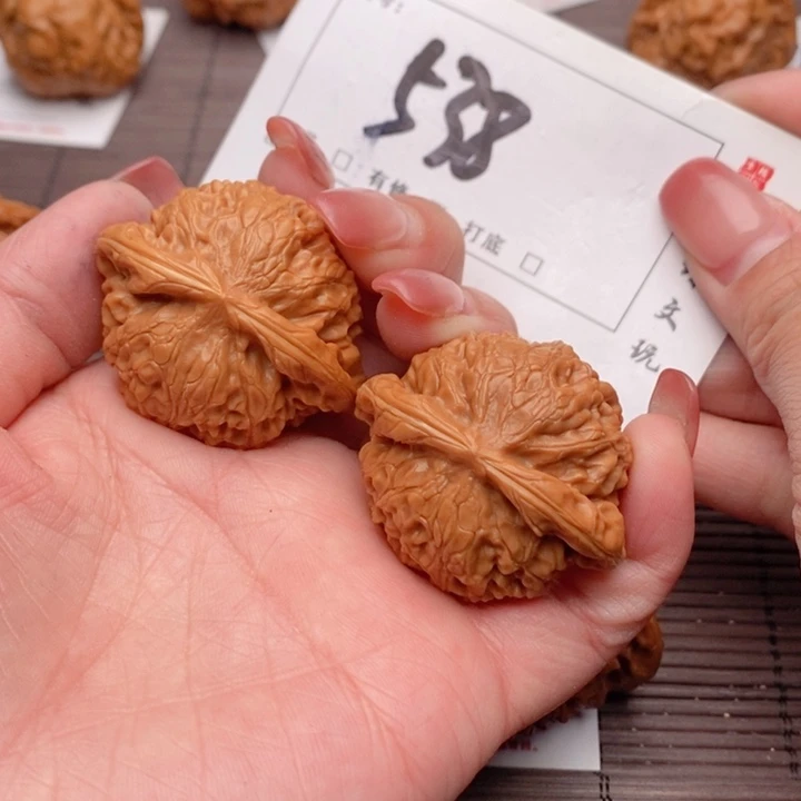 文玩核桃吊坠41宫灯538