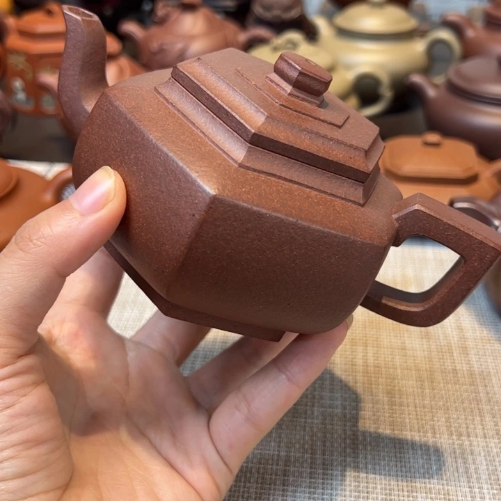 茶壶紫砂六方，容量230毫升，底槽清